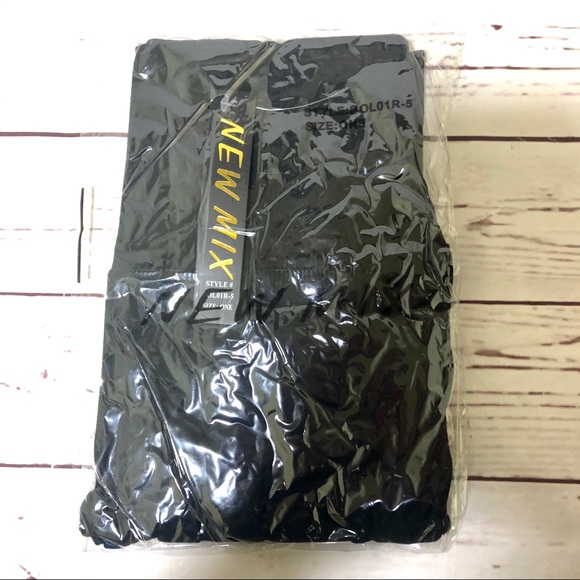 New Mix Black Buttery Soft Leggings 5” Waist - Picture 2 of 2